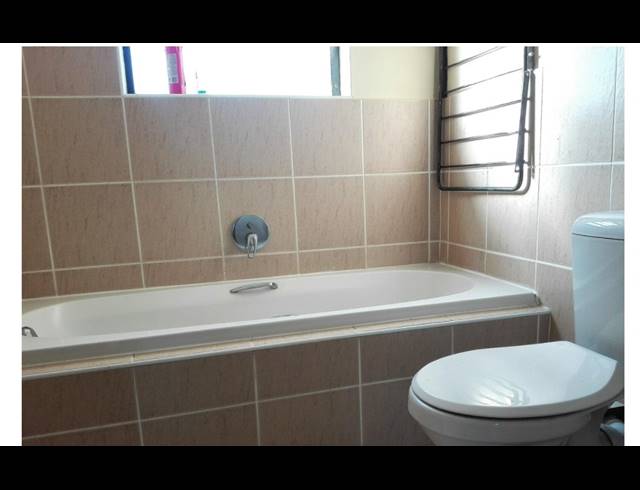 2 bed property to rent in PARKLANDS